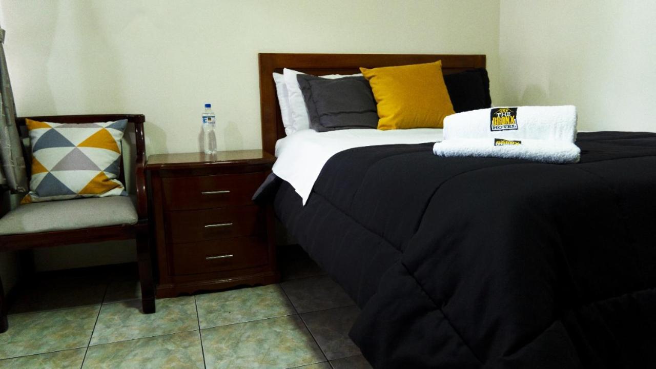 The Bronx Hotel Latacunga Kamer foto
